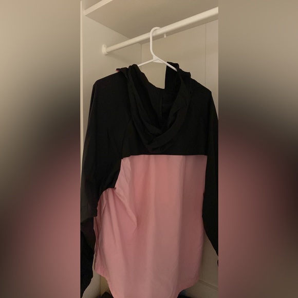 Pink, black and white Puma windbreaker - size M - Picture 3 of 3